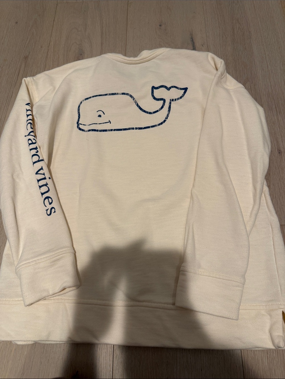 Vineyard Vines women’s Cream Crewneck with Whale Logo size medium worn once - Picture 4 of 4